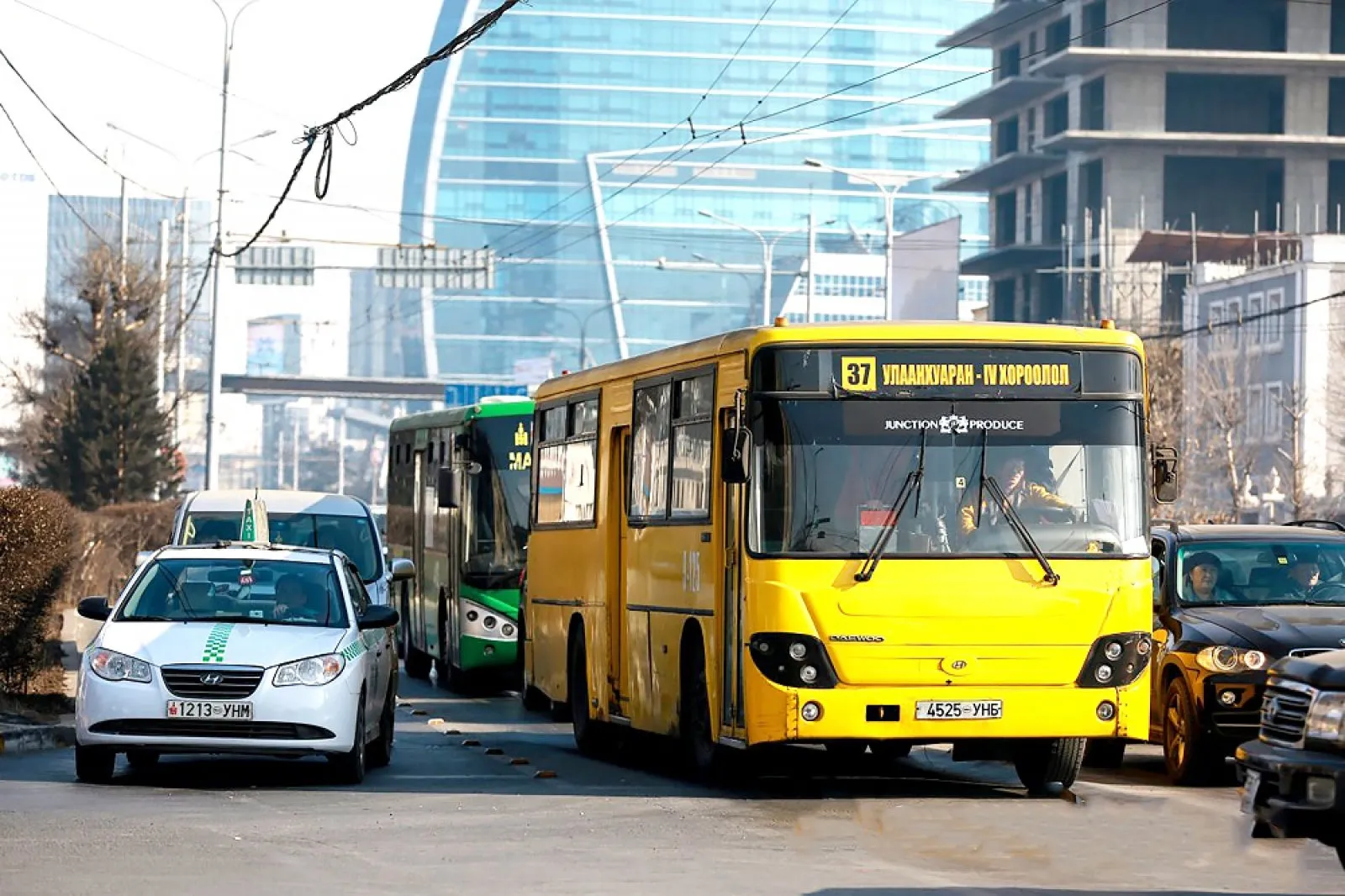 Шинэ коронавирусийн халдвар илэрсэнтэй холбоотойгоор нийтийн тээврийг тусгай чиглэлээр явуулна