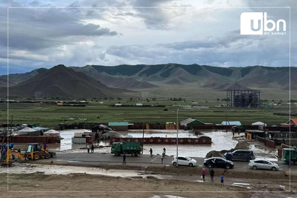 Завхан аймагт болсон үерийн улмаас 18 айлыг шинэ суурьшлын бүс рүү нүүлгэж, 45 иргэнийг түр хорогдох байрт байрлуулжээ