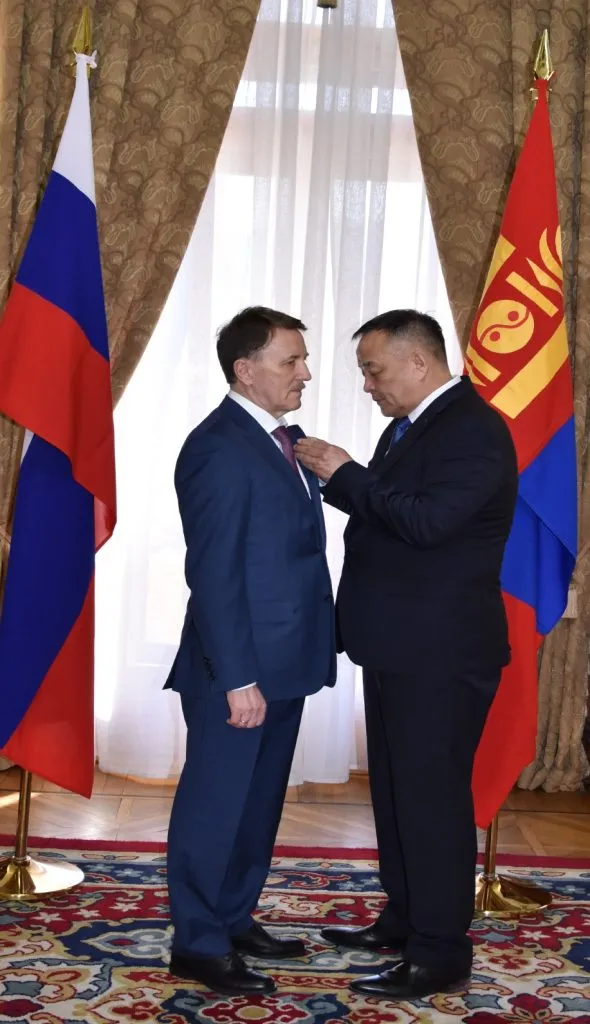 ОХУ-ын думын орлогч А.В.Гордеевт төрийн дээд шагнал гардуулав