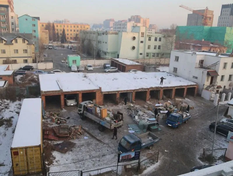 Зөвшөөрөлгүй баригдсан грашуудыг албадан буулгаж эхэллээ
