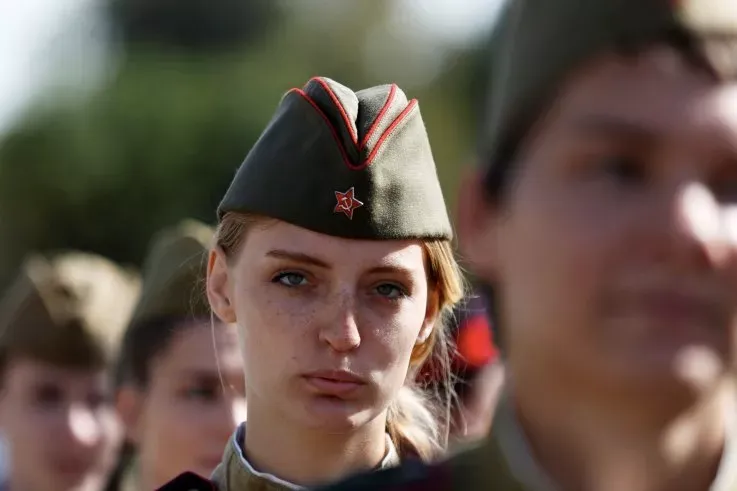 legacy:Амараа зураг/ялалтын баяр/red-army-military-uniform.webp