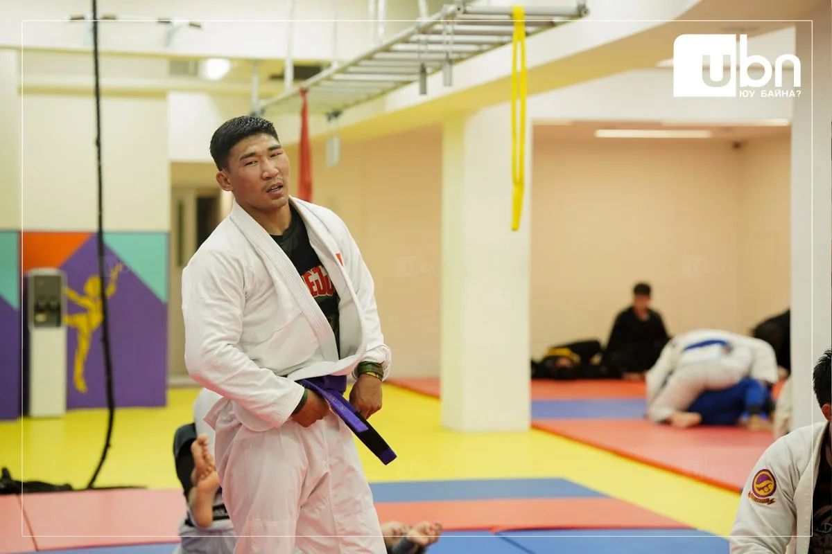 Э.Батболд: Би спортоор хичээллэхээсээ өмнө өөрийгөө хөгжлийн бэрхшээлтэй гээд гэртээ тусгаарладаг байсан. Тиймээс бусдыг одооноос хичээгээрэй гэж хэлмээр байна