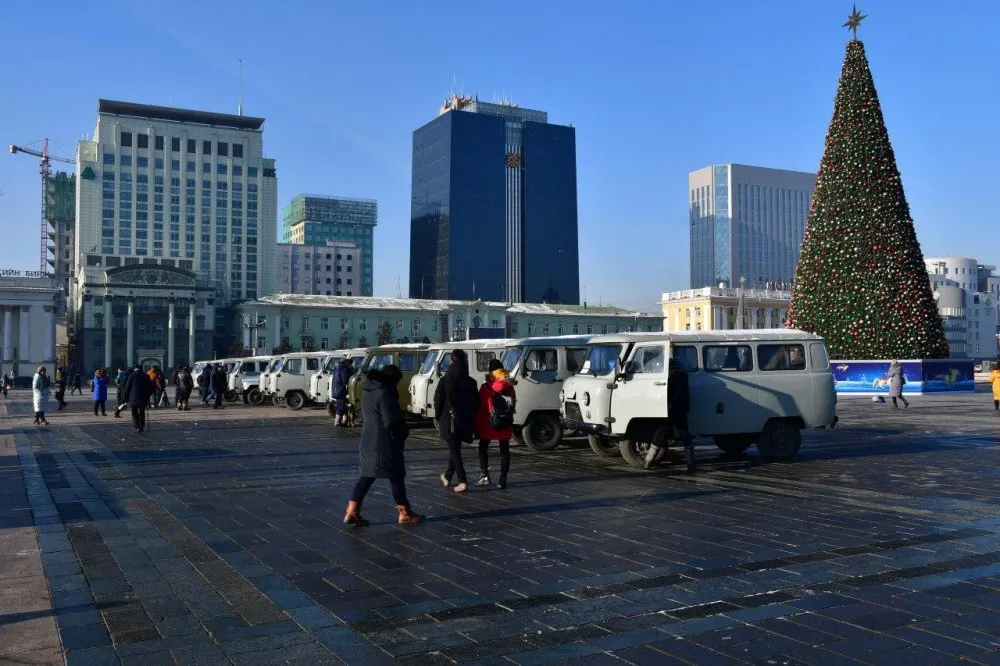 Орон нутгийн 27 эмнэлэг яаралтай тусламжийн шинэ автомашинтай боллоо