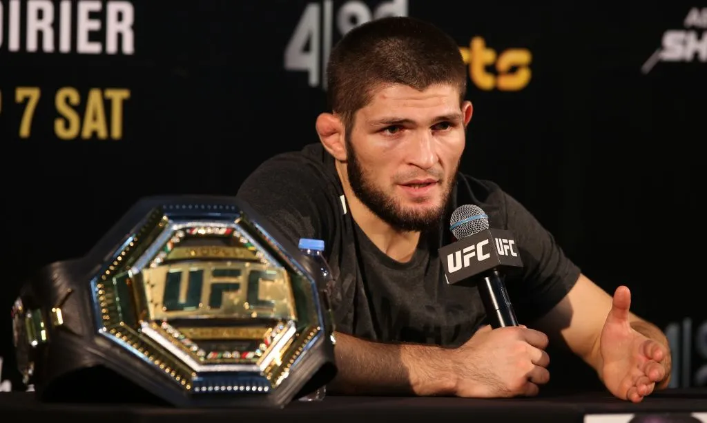Хабиб Нурмагомедов UFC-д хоёрдугаар байраа хадгалж үлджээ