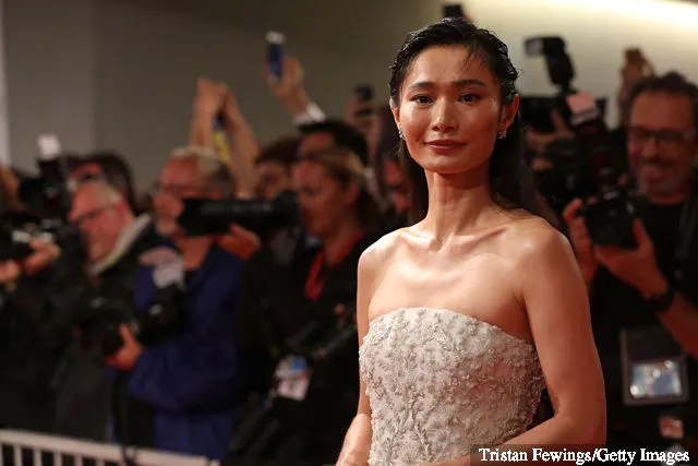 legacy:upload/images/ni/2020/08/21/gana_bayarsaikhan_walks_the_red_carpet_ahead_of_the_waiting_for__1505706-132414-197618025.jpeg