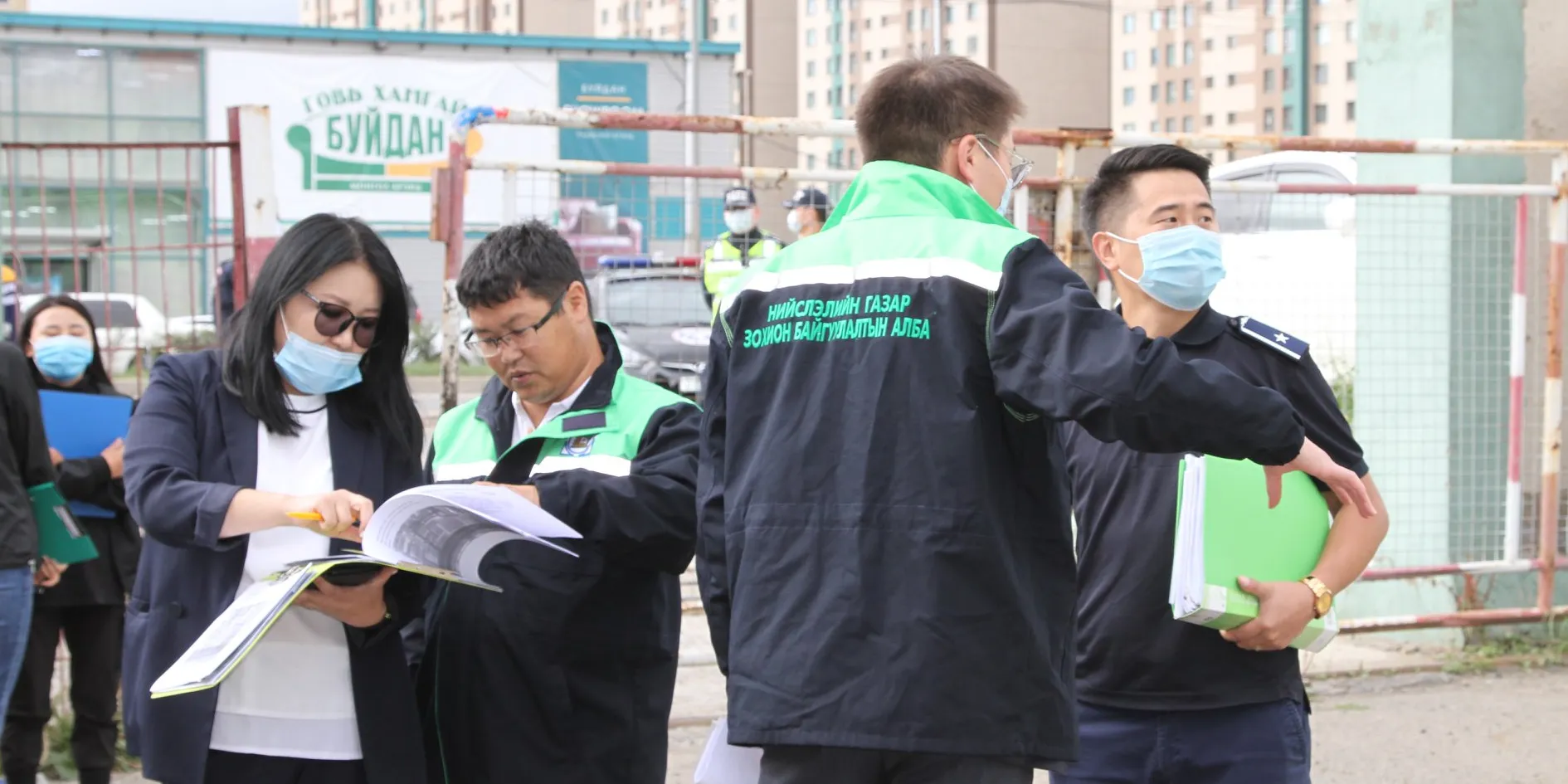 Баянзүрх дүүргийн 25-р хороонд зөвшөөрөлгүй баригдсан байгууламжийг албадан чөлөөллөө