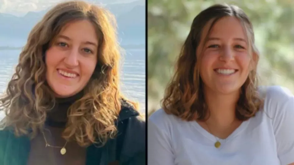 legacy:8 3/_129310547_deesisters.png.webp