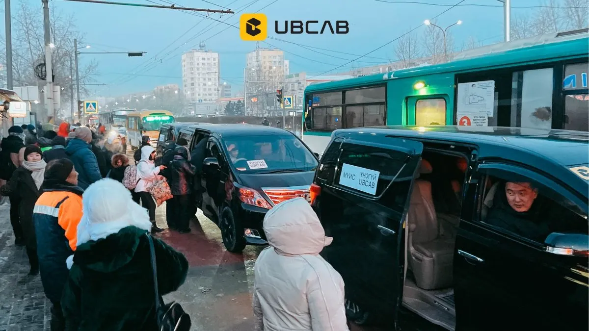 UBCab-ын жолооч нар автобусны буудал дээр зогсож буй хүүхэд, ахмад настнуудад үнэгүй үйлчилж эхэлжээ