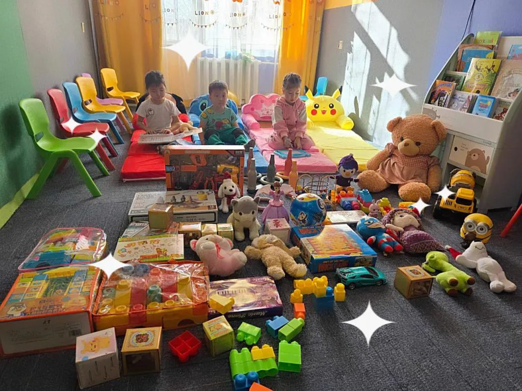 9 дүгээр сургууль багш, ажилчдынхаа хүүхдүүдэд зориулан өрөө тохижуулжээ