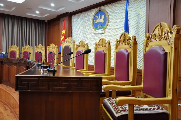 Хүүхэд төрүүлсний тэтгэмж нь хүйсээр ялгаварлан гадуурхсан шийдвэр гэж үзлээ