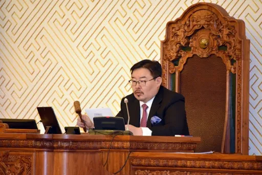 Ерөнхийлөгчид нэр дэвших насны босгыг 50-иар тогтоолоо