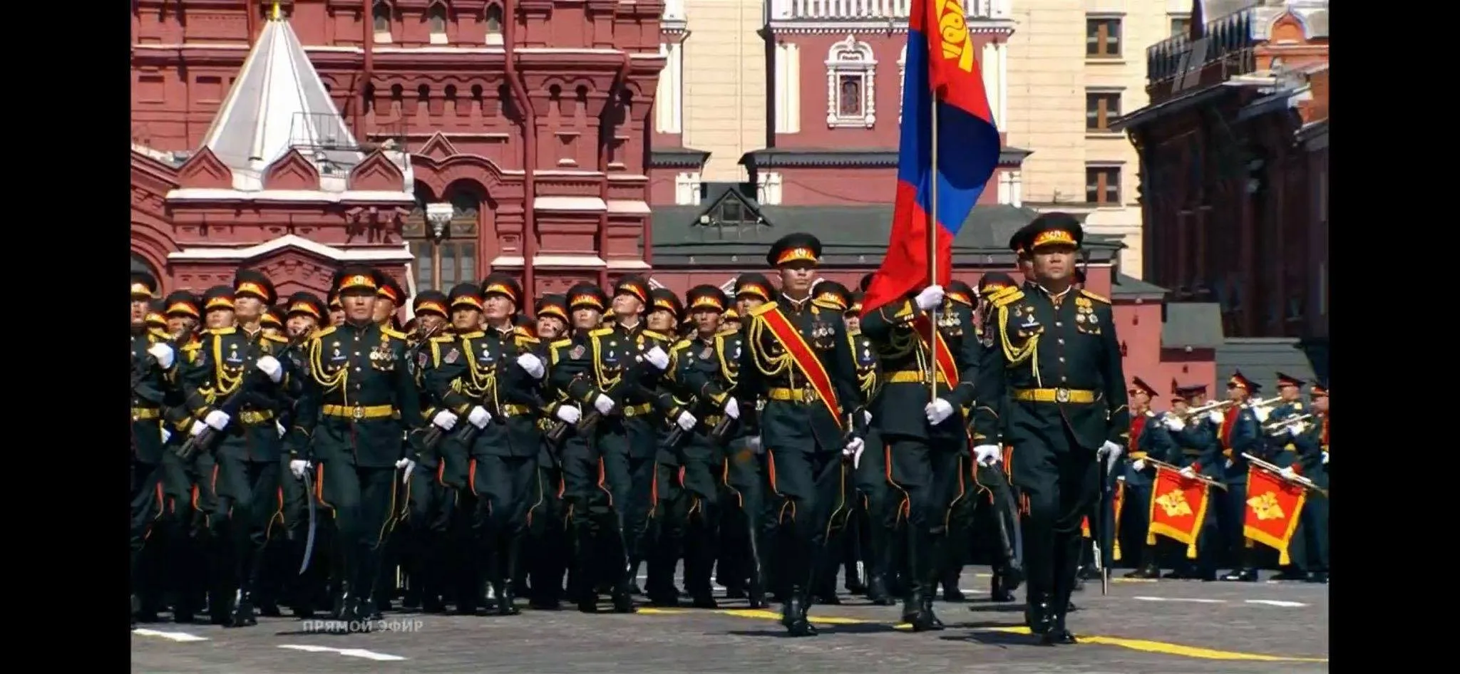 Ялалтын баярын парадад Монгол цэргүүд оролцлоо