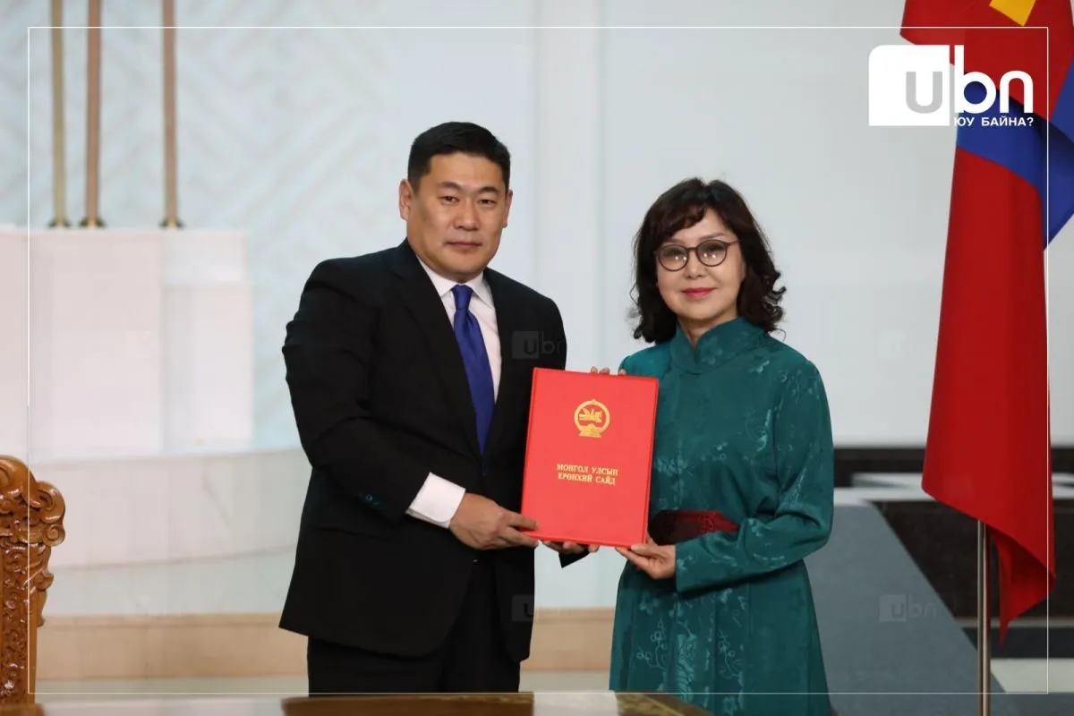 legacy:Zasag Oyun-Erdene/shine said nar/Saraa.jpg