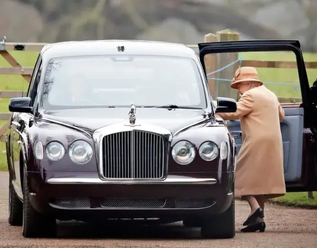 legacy:Elizabeth Queen/13.jpg