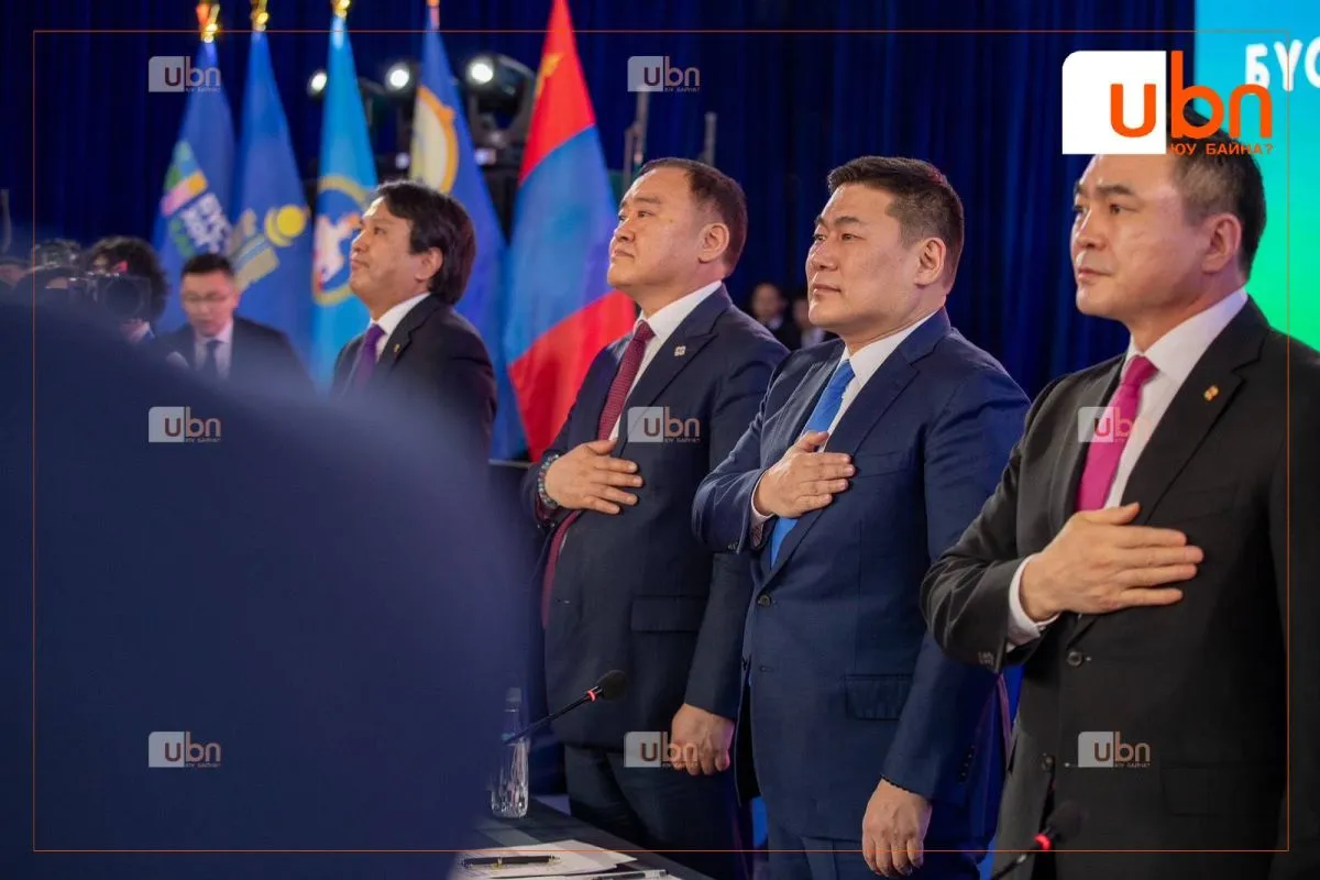Хангайн бүсийн зөвлөлийн анхдугаар хуралдаанд Ерөнхий сайд Л.Оюун-Эрдэнэ оролцож, “Бүсчилсэн хөгжлийн реформ” сэдвээр илтгэл тавилаа