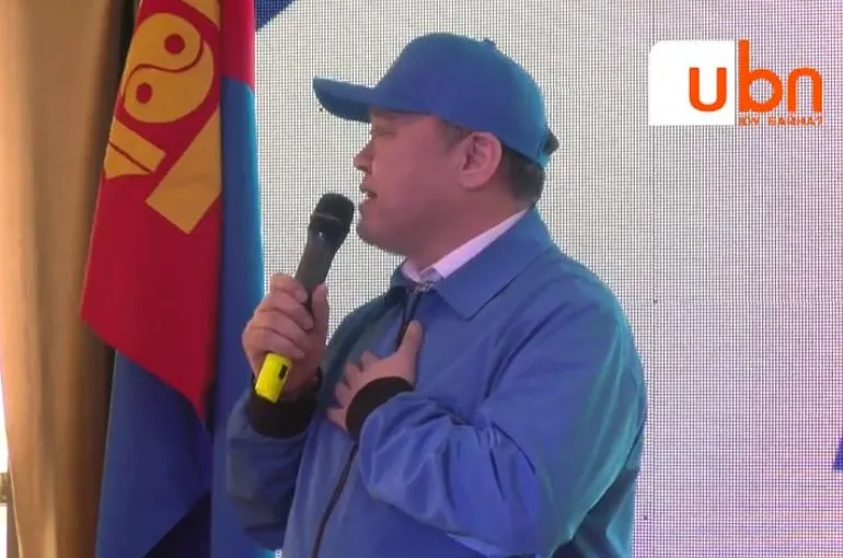 ШУУД: АН-аас санаачилсан “Бүтэн Ардчилал“ аян Дархан хотод үргэлжилж байна