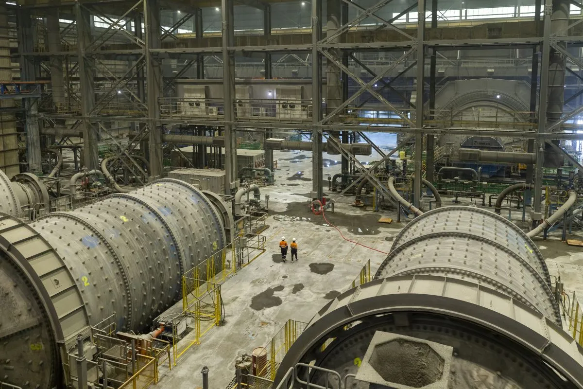 legacy:2025/11/oyutolgoi/_HUK10992.jpg