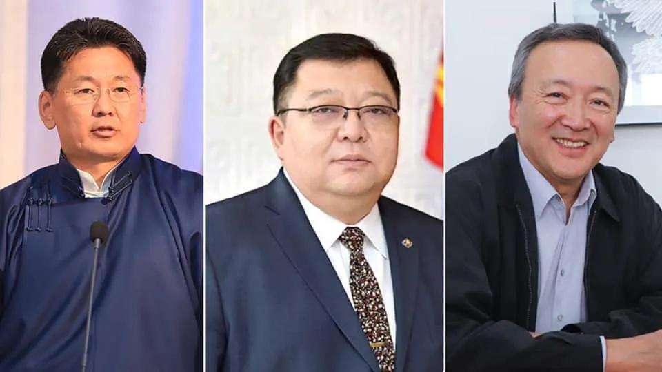 Ерөнхийлөгчид нэр дэвшигчдэд нэр дэвшигчийн үнэмлэх гардуулна