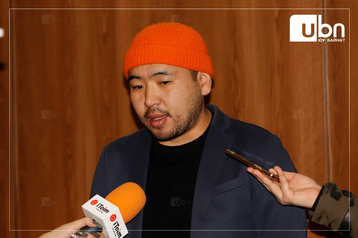 БАЙР СУУРЬ: Гомдол хүлээн авагч нар нь өөрсдийн үнэлэмжээр энэ хаягийг хаа, энэ постыг устга гээд байвал яах уу. Энэ хуульд Ерөнхийлөгч хориг тавих ёстой