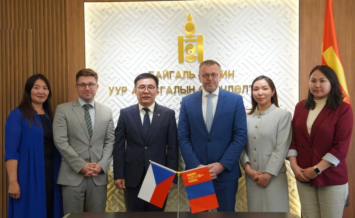 БОУАӨ-ийн сайд Б.Батбаатар Бүгд найрамдах Чех Улсаас Монгол Улсад суугаа онц бөгөөд бүрэн эрхи Элчин сайд Ян Вытопилийг хүлээн авч уулзлаа