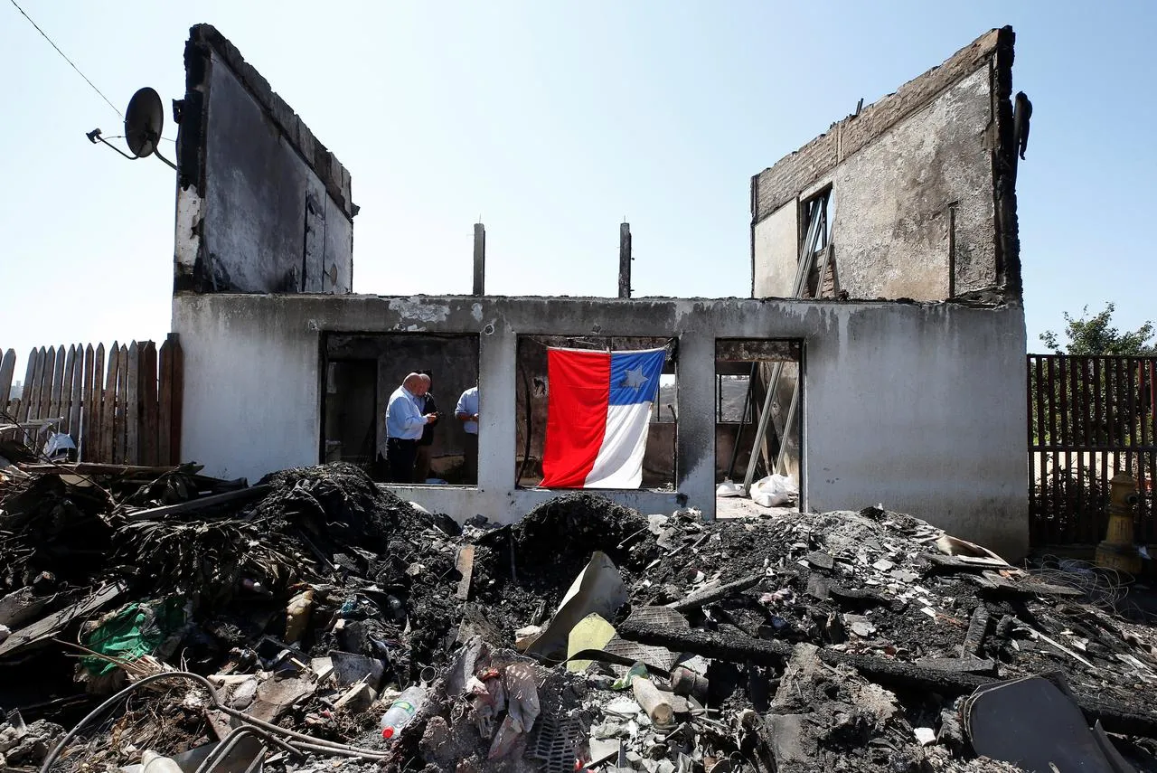 Чили улсын эргийн хот Вальпараисод 700 гаруй хүн орон гэргүй болжээ