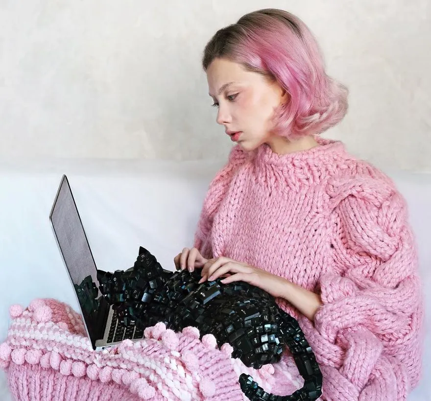legacy:upload/images/ni/2020/06/15/45million-followers-are-impressed-with-this-girls-art-in-the-instagram-5ee28ee029202__880-123337-1356033863.jpeg