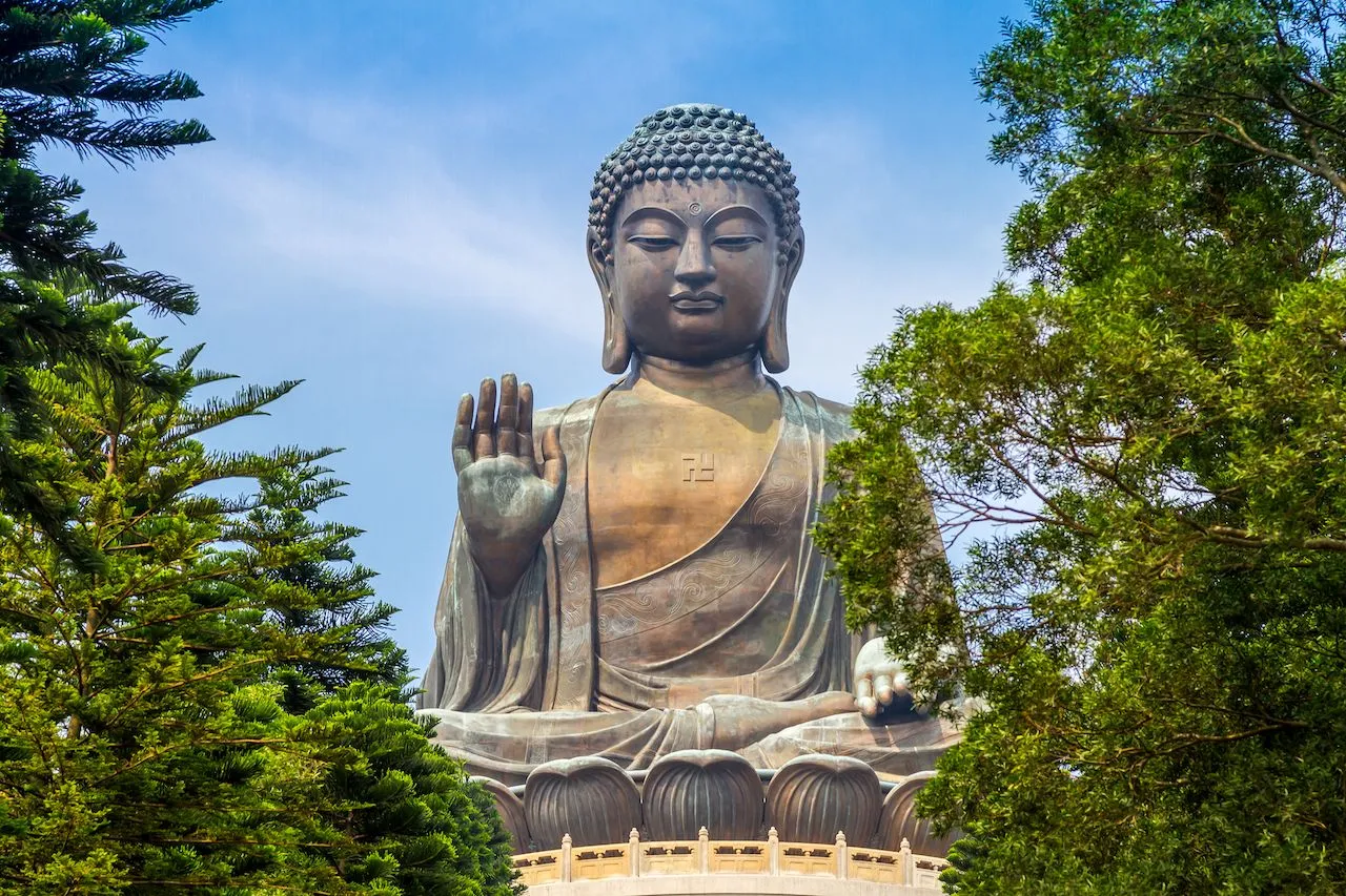 legacy:upload/images/ni/2020/11/07/Giant-Buddha-Statue-in-Hong-Kong-China-145604-432474770.jpeg