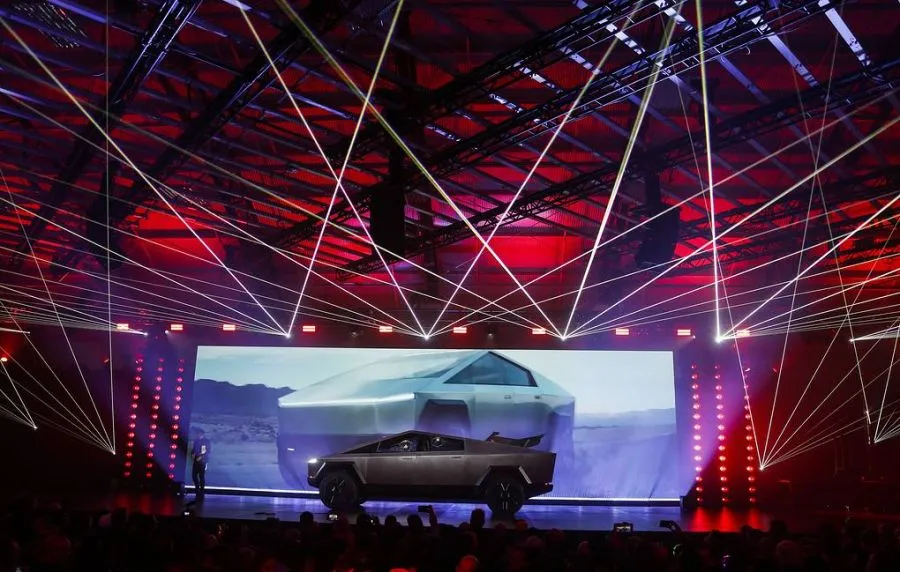“Tesla”-гийн цахилгаан пикап машин олон мянган захиалга авжээ