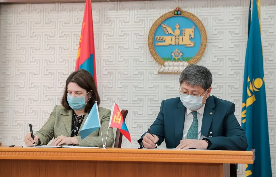 Сайд Ч.Хүрэлбаатар, НҮБХХ-ийн Суурин төлөөлөгч Илейн Конкиевич нар санамж бичигт гарын үсэг зурав