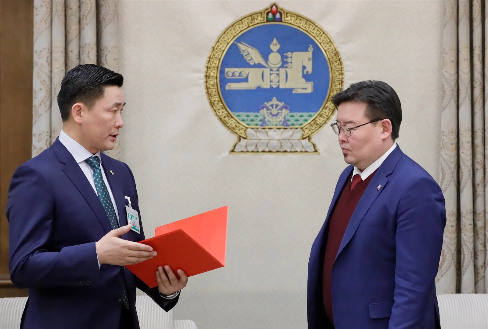 Сургалтын төлбөрийн зээл олгох, чөлөөлөх, төлүүлэх, журмын талаарх тогтоолын төсөл өргөн барилаа