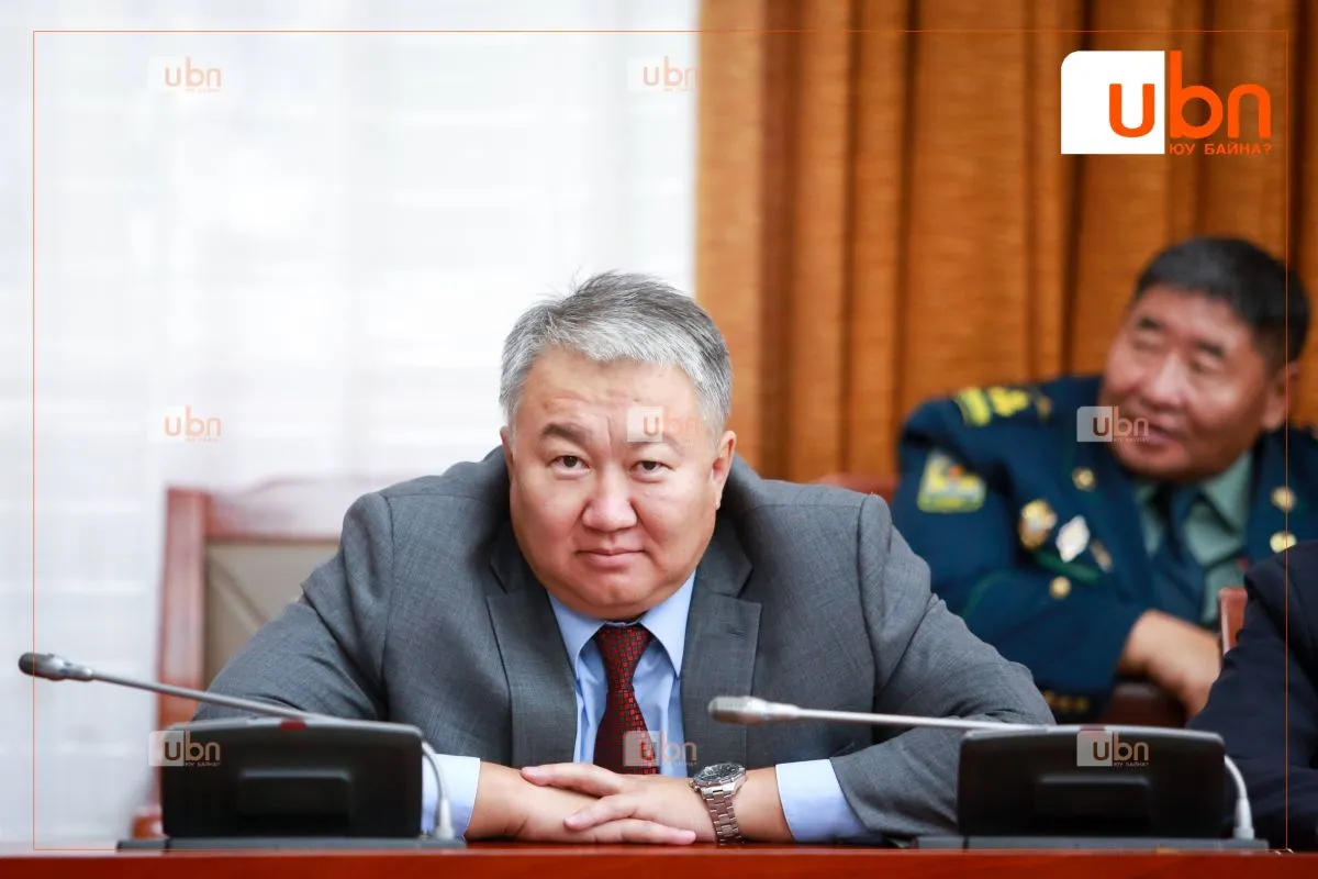 Жагсаал санхүүжүүлсэн гэх буруутгагдсан Дотоодын цэргийн штабын дарга асан Р.Чингисийг шалгаж байна