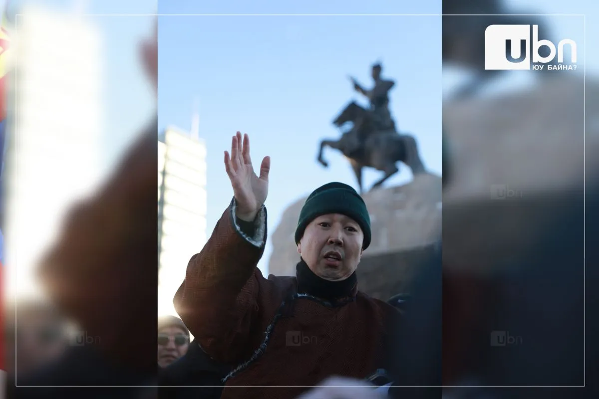 У.Цогтбаяр: Надад тусалж байсан манай хамаатны эгчийн утсыг шалгаж, бүх мэдээллийг нь сэргээж хуулж авсны дараа саатуулсан нь ҮНЭН