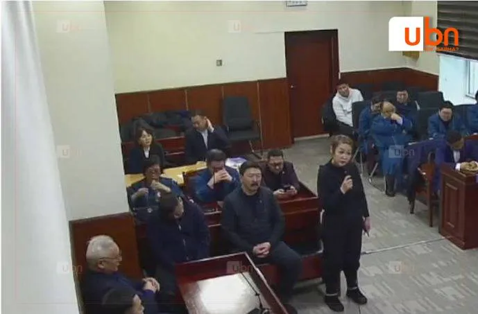 Прокурор асан Э.Амарбатыг эрх мэдэл, албан тушаалаа урвуулан ашигласанд тооцон 27 сая төгрөгөөр торгож, нийтийн албанд томилогдох эрхийг 4 жилээр хаслаа