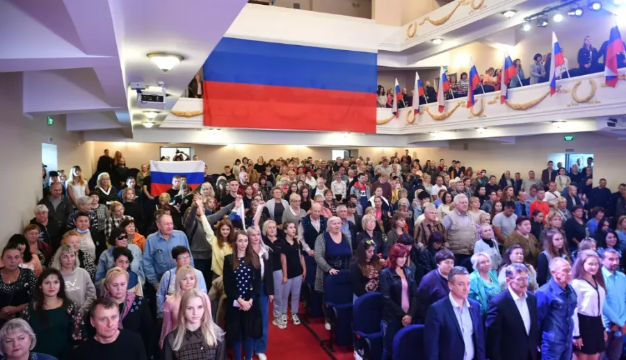 БНДУ, БНЛАУ, Запорожье, Херсон мужуудад ОХУ-ын бүрэлдэхүүнд орох талаар нийтийн санал асуулга болж байна