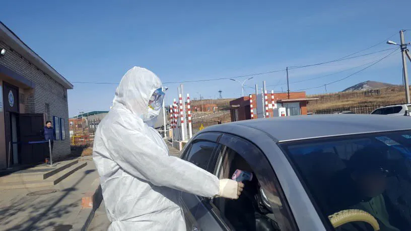 Алтан булаг,Сүхбаатар боомтоор нэвтэрсэн сэжигтэй 34 зорчигчийг тусгаарлалаа