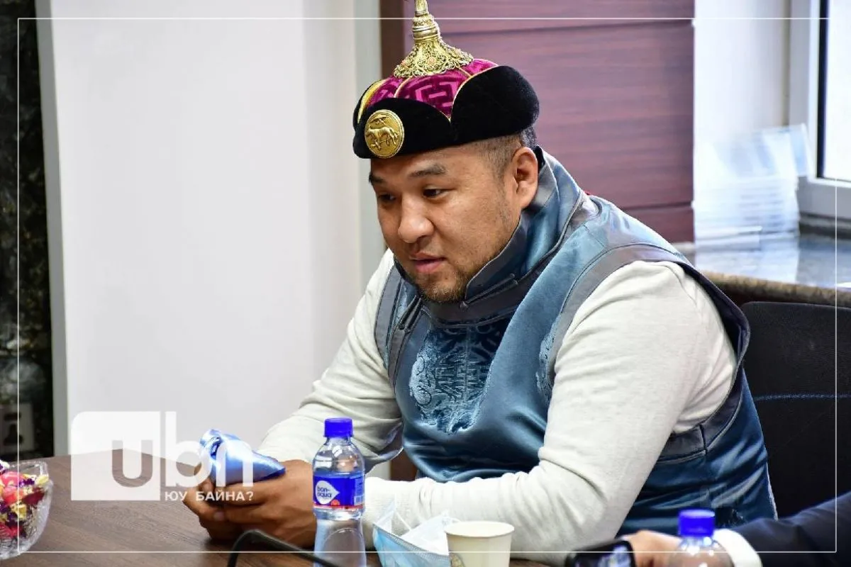 Манлай уяач П.Энхмөнх: Наадам хойшлуулбал 30 мянга уяач төв талбай дээр морьтой очиж жагсана