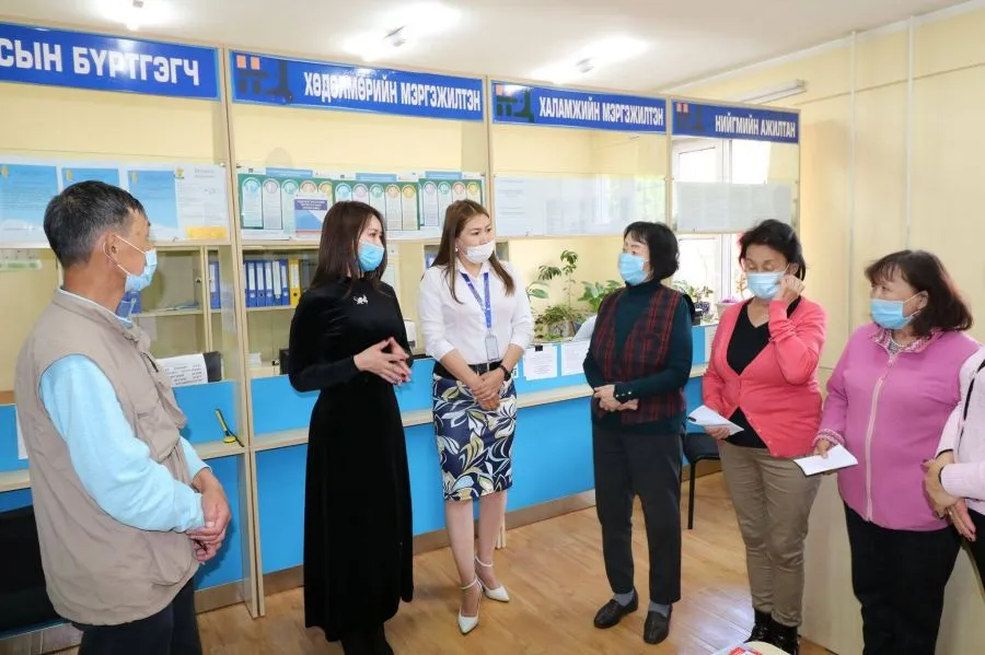 Нийслэлийн дүүргүүд улсын бүртгэлийн үйлчилгээ үзүүлж эхэллээ