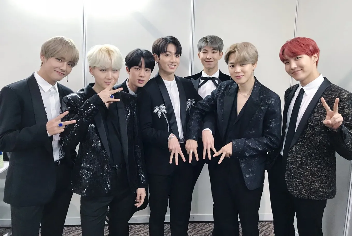 BTS хамтлагийн гишүүд цэргийн албанаас чөлөөлөгдөх боломжгүйг Өмнөд Солонгосын соёлын сайд мэдэгджээ
