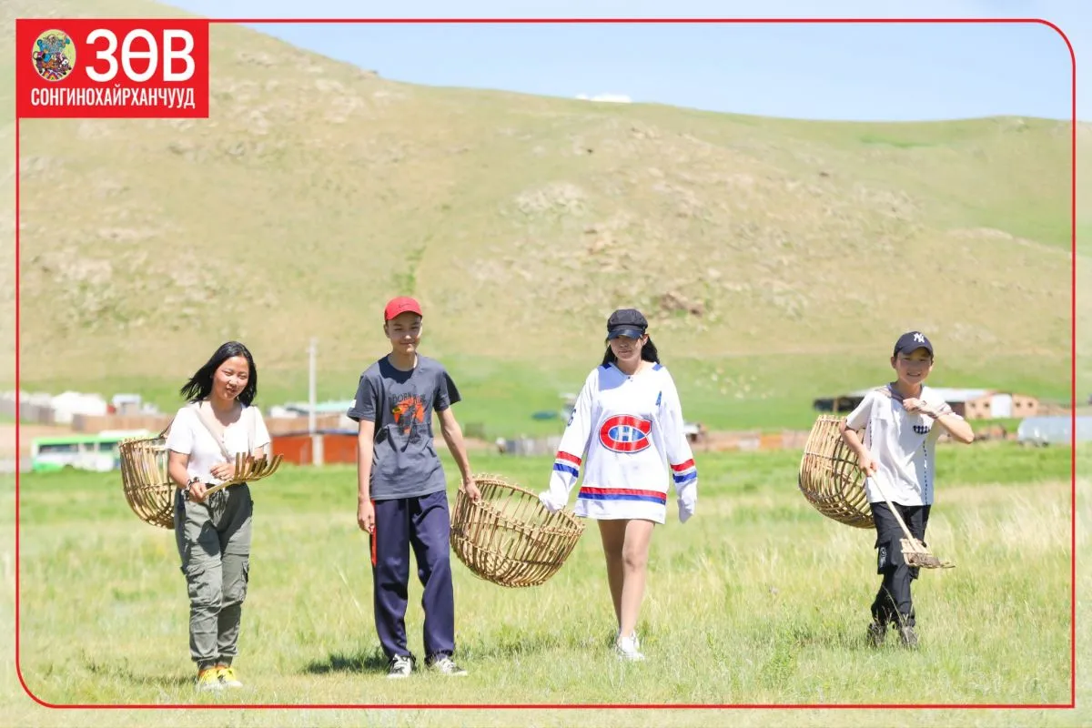 Сонгинохайрхан дүүргийн хүүхдүүд Монгол зан заншлаасаа суралцаж байна