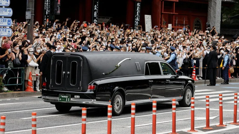 legacy:goobye abe/_125869081_4b33f0d6540702b77608a935ff855db02fba3658-1.jpg
