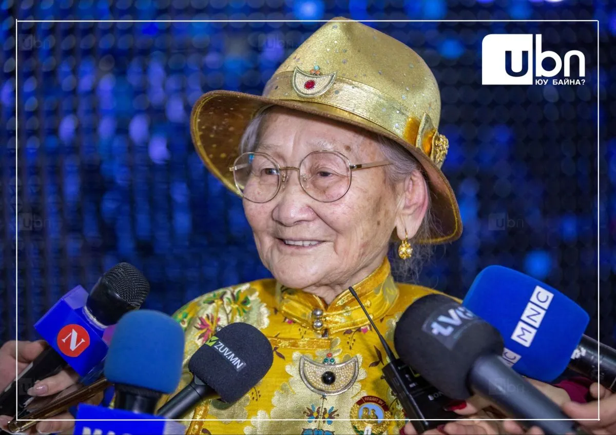 “Алдарт эх” Б.Бадамханд: Би 15 хүүхэд төрүүлж өсгөсөн. Өдгөө гэр бүл маань 88-уулаа болжээ