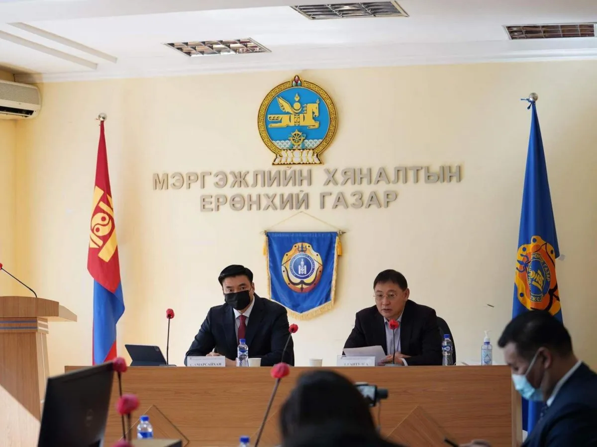 Албан тушаалаа ашигладаг улсын байцаагч нарт хариуцлага тооцохыг санууллаа