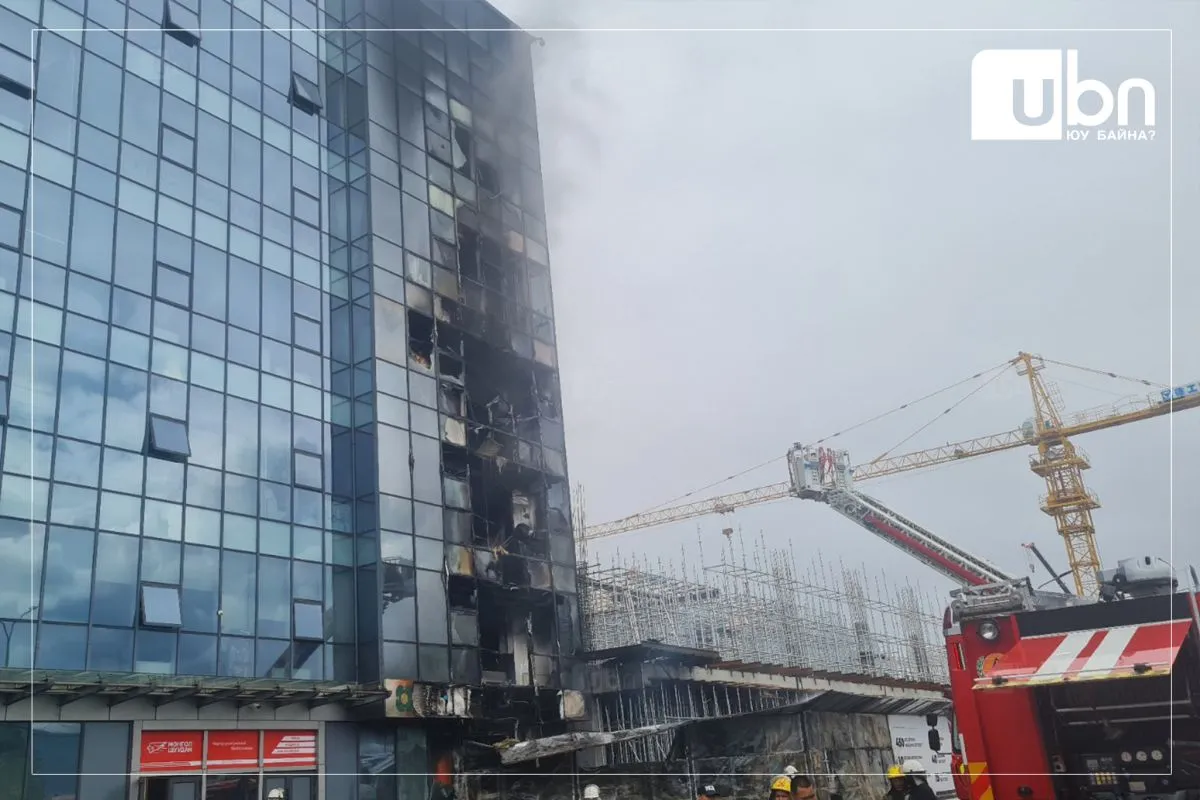 Драгон төвийн “Номин“ худалдааны төвд гарсан галын тархалтыг зогсоолоо