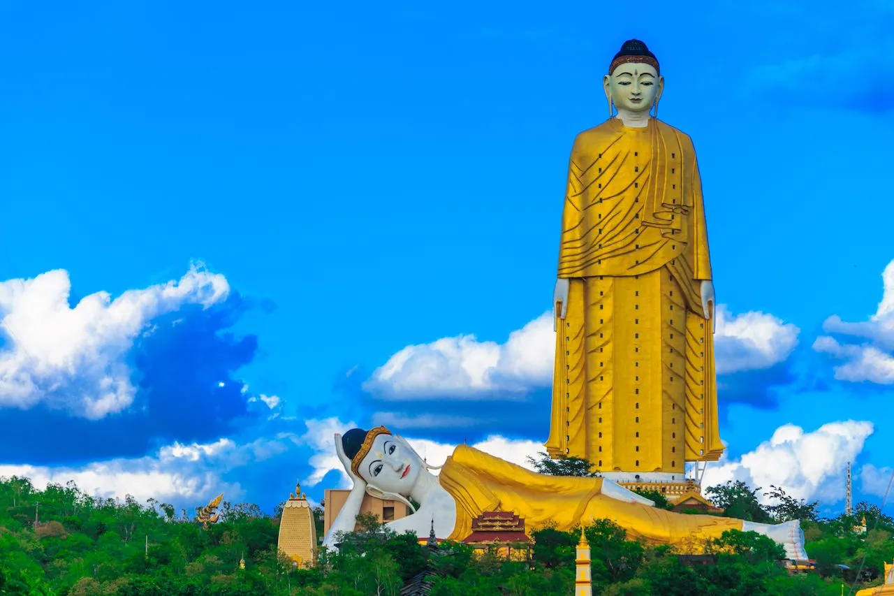 legacy:upload/images/ni/2020/11/07/Standing-Buddha-in-Myanmar-145914-1536427673.jpeg