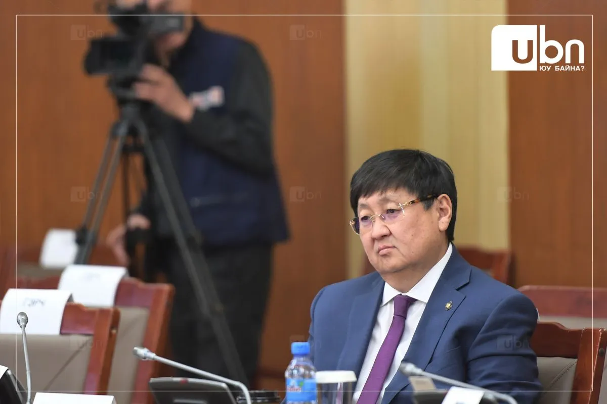 Ч.Хүрэлбаатар: Би сонсголд яагаад сууж байгаагаа ойлгохгүй л байна шүү