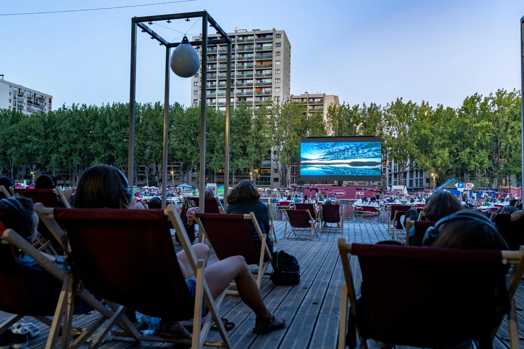 legacy:upload/images/ni/2020/07/27/570278-photos-du-cinema-sur-l-eau-de-paris-plages-9-133028-1891393647.jpeg