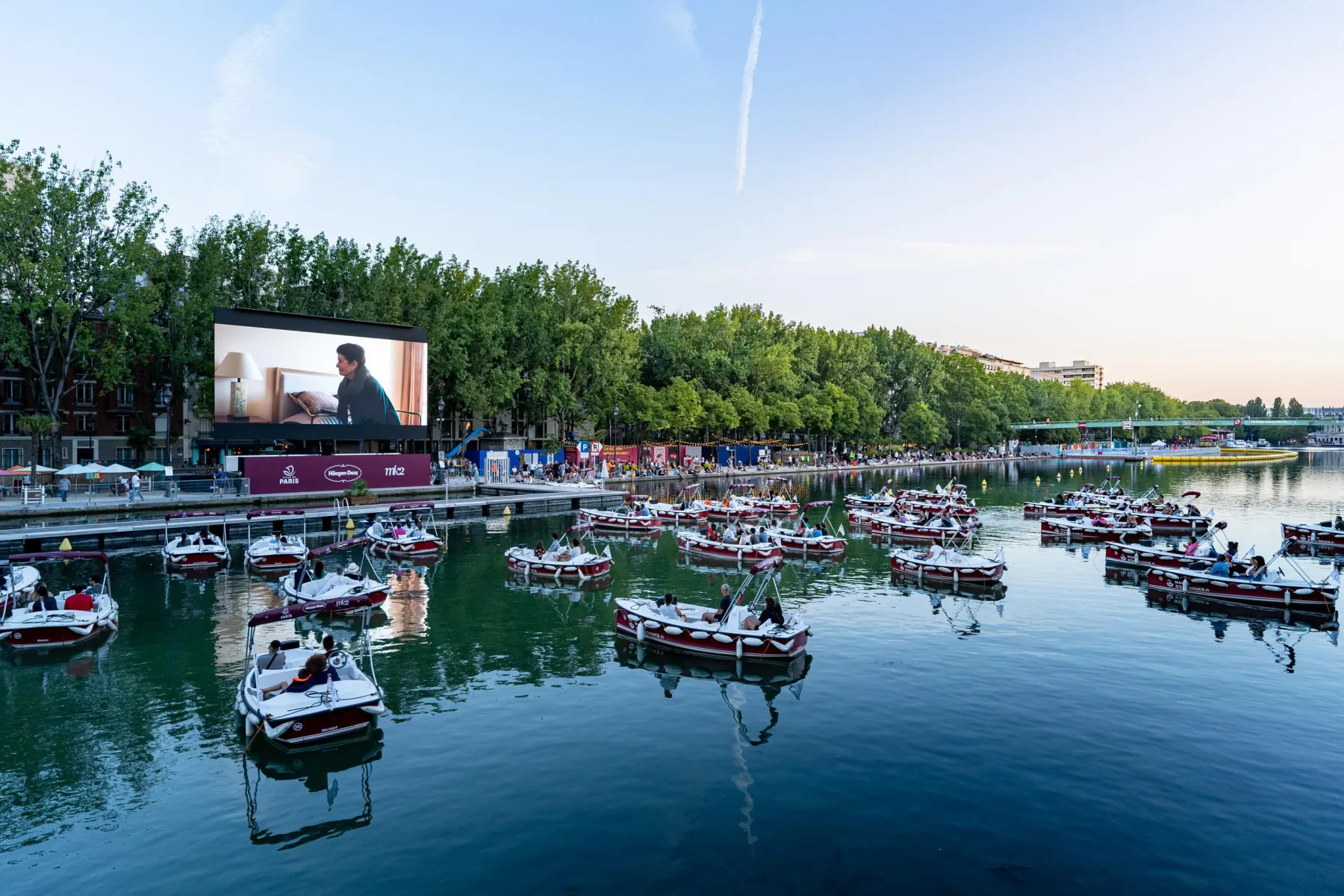 legacy:upload/images/ni/2020/07/27/570270-photos-du-cinema-sur-l-eau-de-paris-plages-7-133006-824800343.jpeg