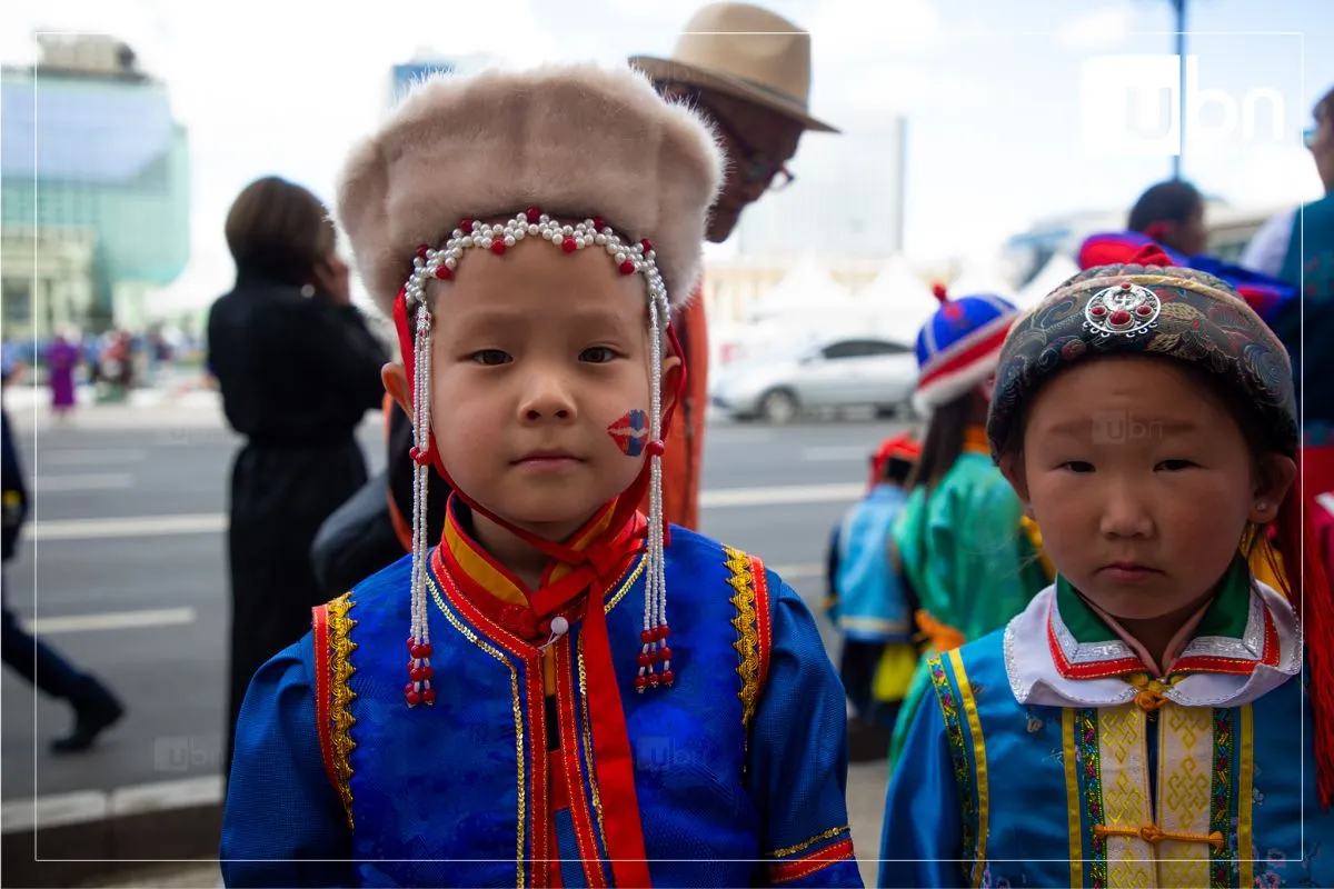 legacy:DEELTEI MONGOL-2022/орабраолбр.jpg