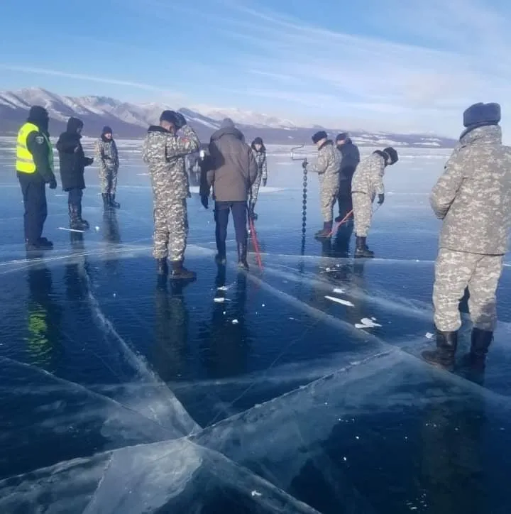 Хөвсгөл нуурын мөсөн дээгүүр зорчихгүй байхыг анхааруулж байна