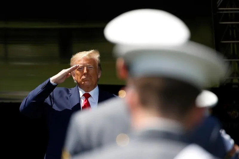 Трамп цэргийн хүч ашиглах үзлээ зөвшөөрүүлэхийн тулд “Боочлол бол муу зүйл” гэж иш татжээ